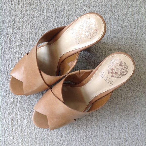 Vince Cumto, Elora Platform, Tan Leather Peep Toe, Studded Heels - Picture 4 of 7